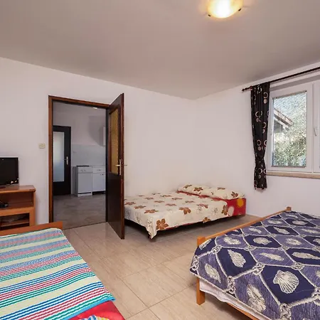 Cozy In With Wifi Apartamento Ližnjan